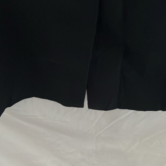 Banana Republic: Black Stretch Pencil Skirt- slit in back- side zip- size 6 - Picture 7 of 8